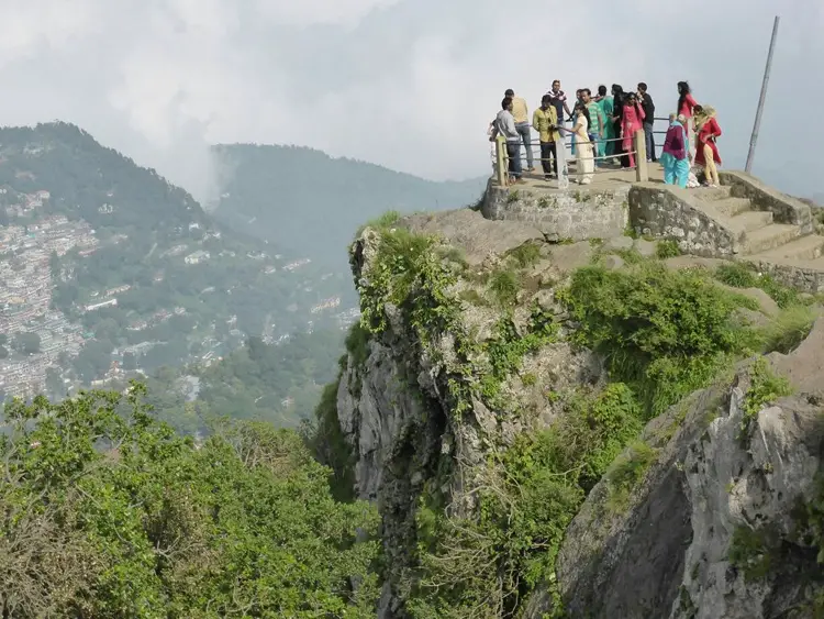 nainital-tour-package-tiffin-top